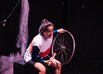 Al Teatro Civico 14, la storia di Alfonsina Strada, unica donna a correre il Giro d’Italia