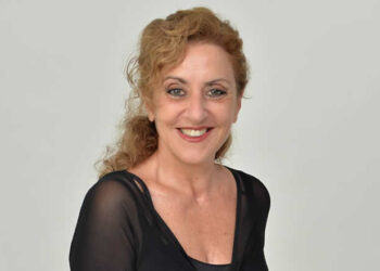 Gea Martire è “Sottosopra” da Henna – Teatro e arte