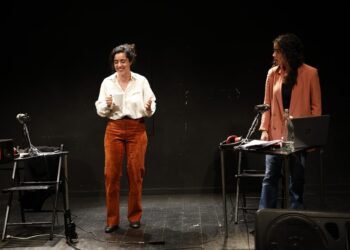 Le donne e “La voce a te dovuta”. Il debutto al Teatro Serra