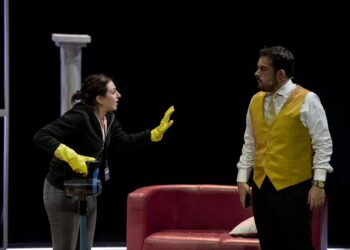 Un viaggio tra vizi e virtù: “Figlio di Papà” di Luca Landi in scena a Battipaglia