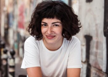 ‘Una voce umana’ debutta al Serra una riflessione sull’umanità