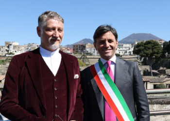 Ercolano, il Ministro Alessandro Giuli in visita al Parco Archeologico: nuovi scavi e un cold case