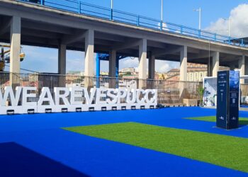 Il Vespucci a Napoli, grande festa per il veliero nato a Castellammare che parla napoletano