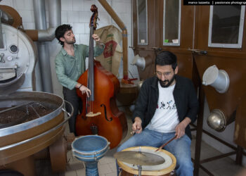 A Napoli tra caffè, omaggi a Roberto De Simone e a Pino Daniele