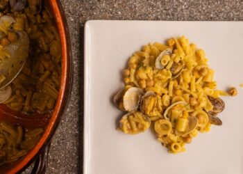 Pasta mista ceci e vongole: un anno di “Tattoria” con il piatto “Jo Bastianich”
