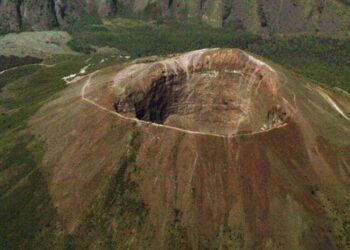 Vesuvio. Tremila accessi al Gran Cono il 1 maggio: ‘Sempre più meta di turismo sostenibile”