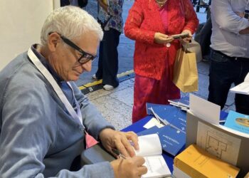 Pietro Treccagnoli al Festival Luchino Visconti presenta “Cartolina da Napoli”