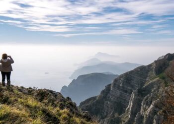 Faito Doc Festival, via alla 18a edizione: un cinema nel bosco con voci dal mondo