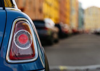 Polizza auto: facciamo il punto sui prezzi medi delle garanzie accessorie in Campania