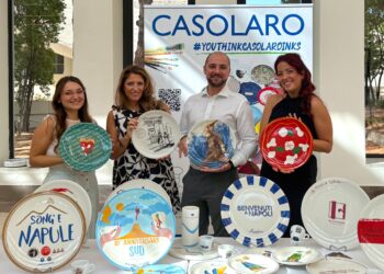 Casolaro Hotellerie consegna il premio speciale ‘Miglior Servizio di Sala’ a Tommaso Mazzei