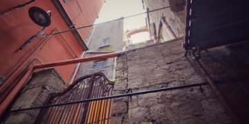 Napoli oscura e misteriosa tra teschi, sangue e demoni