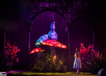 Alice nel Paese delle Meraviglie, il musical al Palapartenope