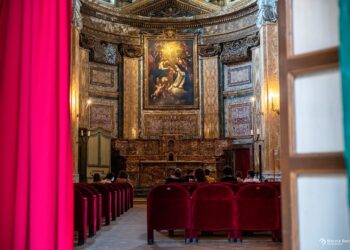 “Solitaria | Processione dell’ascolto”, un concerto itinerante per orchestra diffusa