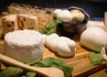 L’antica tradizione dell’affumicatura rivive con la paglia di grano certificata: la mozzarella di bufala riscopre le sue origini