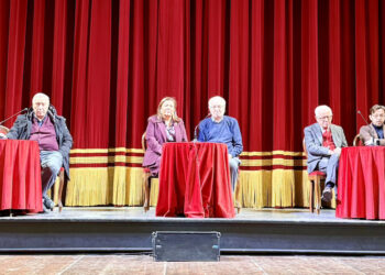 Napoli. Per le Scale di Forcella: Una Cantata di Luce