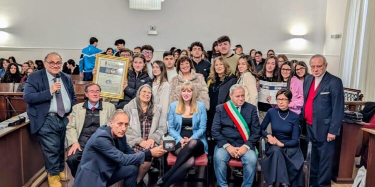 Premio Amedeo Maiuri: riconoscimento assegnato alla scrittrice Elodie Harper