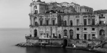 Napoli. Dalla Magna Grecia al presente