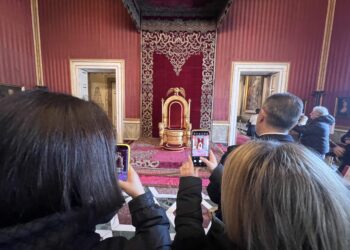Napoli. Ori e splendori: il trono del Palazzo Reale torna in mostra dopo il restauro