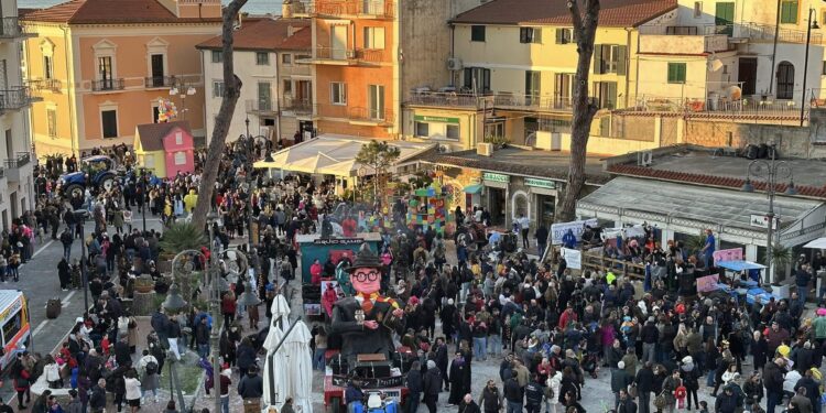 Il Carnevale arriva a Castellabate tra carri allegorici ed intrattenimento
