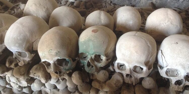 La cultura dei morti: dal mondo alla Campania, tra memoria, riti e “capuzzelle”