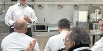 Nola. Nasce la ‘Zeppola Avellana’: il dolce dedicato alla nocciola campana