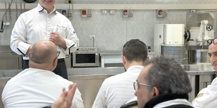 Nola. Nasce la ‘Zeppola Avellana’: il dolce dedicato alla nocciola campana