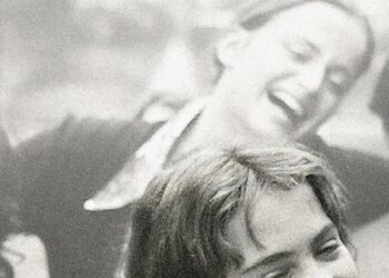 Napoli. Tra memoria, famiglia e ricerca sé: ‘L’epoca Felice’, il nuovo libro di Cristina Comencini 