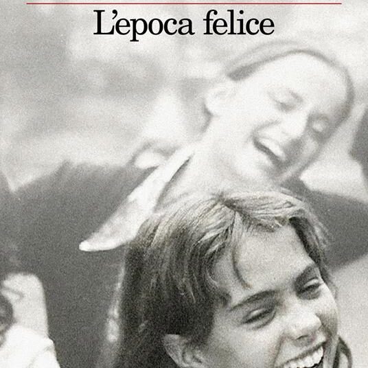 Napoli. Tra memoria, famiglia e ricerca sé: ‘L’epoca Felice’, il nuovo libro di Cristina Comencini 