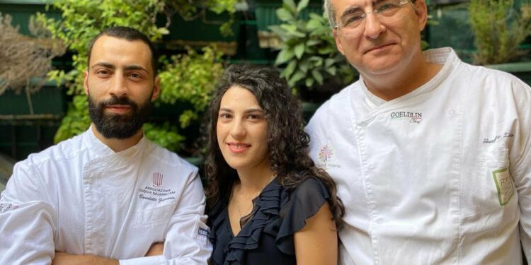 La cucina del ristorante “Dal pescatore” nell’incantevole scenario di Vietri sul Mare