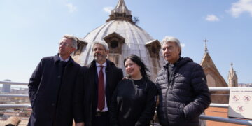 Napoli, incanto e meraviglia. Passeggiata sul tetto del Duomo, veduta mozzafiato dell’intera città