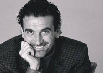 Napoli. Omaggio a Massimo Troisi: il nuovo libro di Giacomo Costanzo