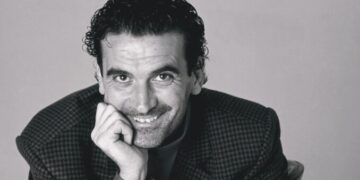 Napoli. Omaggio a Massimo Troisi: il nuovo libro di Giacomo Costanzo