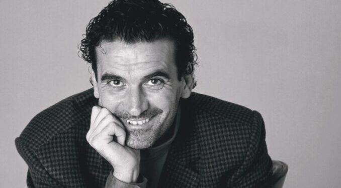 Napoli. Omaggio a Massimo Troisi: il nuovo libro di Giacomo Costanzo