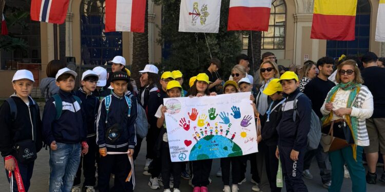 Pompei, studenti in marcia per la pace: ‘Vogliamo un mondo senza conflitti’