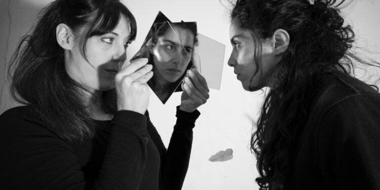 Napoli. ‘Anagnorisis’: un manifesto alla ricerca dell’identità femminile