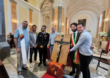 Pimonte, giornata storica: Crocifisso del Settecento ritorna nella Parrocchia di San Michele Arcangelo dopo 46 anni