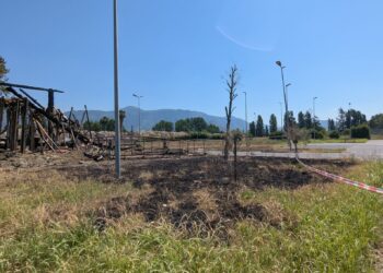 Poggiomarino, doppio incendio a Longola: indagini in corso e piano di rilancio da 3 milioni