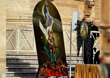 Monte Faito, l’Associazione Pizza a Vico dona al Santuario di San Michele Arcangelo il dipinto “La Donna vestita di sole”