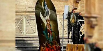 Monte Faito, l’Associazione Pizza a Vico dona al Santuario di San Michele Arcangelo il dipinto “La Donna vestita di sole”