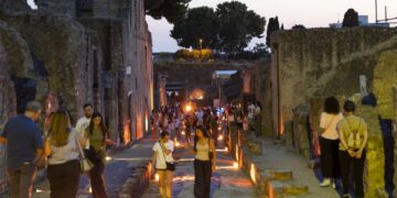 Ercolano. Una serata tra le rovine illuminate