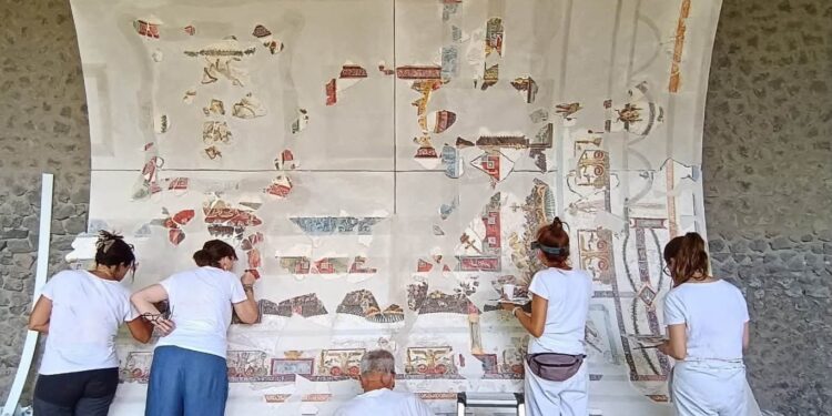 Pompei, restaurato il soffitto ispirato al tema mitologico di Dioniso e Arianna