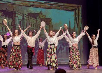 Ascea Marina. La storia di Napoli tra danza, teatro e musica