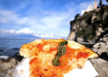 Pizza a Vico, quest’anno decide il pubblico: una sfida per eleggere quella più buona