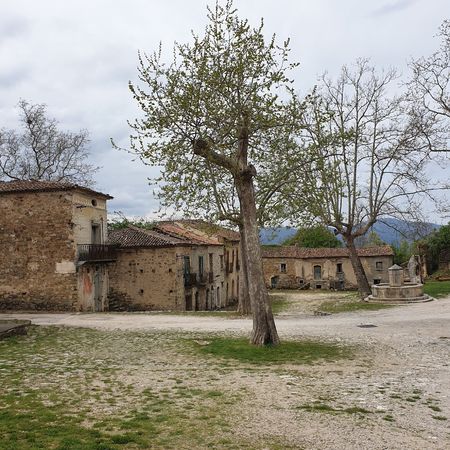 Roscigno Vecchia, il borgo che non vuole diventare un museo del passato: accordo per la rinascita