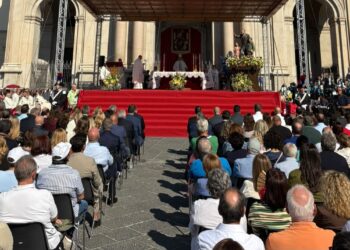 Pompei, la Supplica alla Madonna per la pace e i giovani: “Costruiamo la civiltà dell’amore”